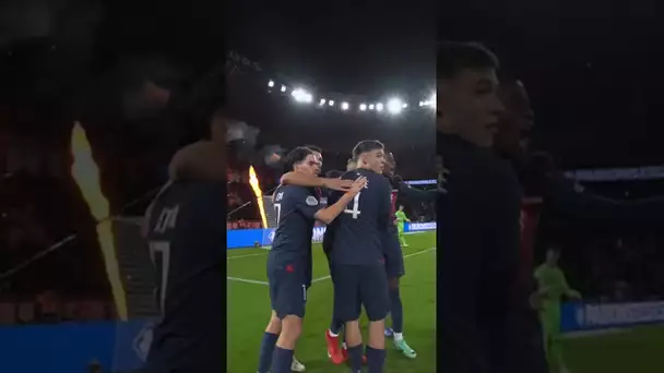 POV : tu célèbres avec les joueurs du PSG !