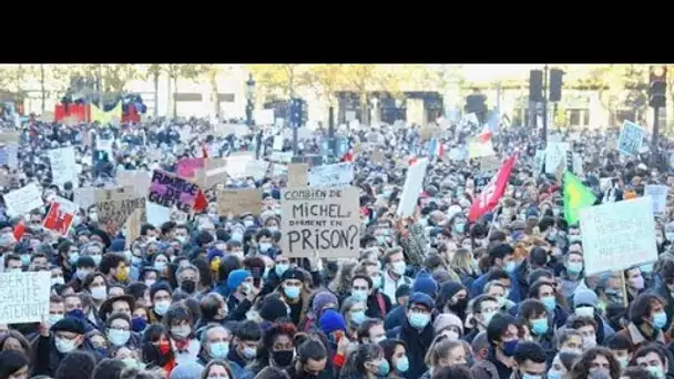 Manifestation pour les libertés et contre la loi Sécurité globale à Paris