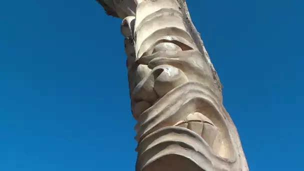 Les Sables-d'Olonne : installation d'un Totem sur la plage de l’Aubraie pour protéger les surfeurs