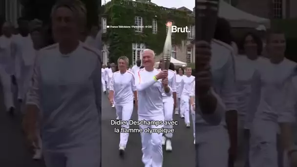Didier Deschamps avec la flamme olympique #paris2024