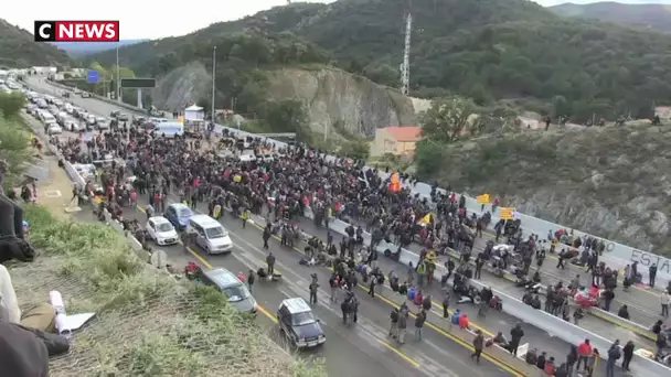 La frontière franco-espagnole bloquée par des indépendantistes catalans