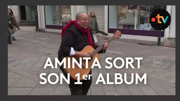 Aminata, chanteuse de rue, sort son premier album