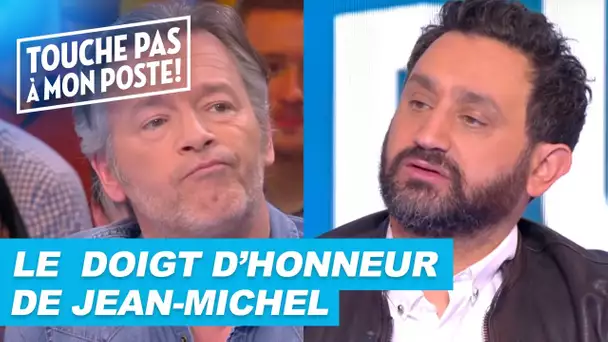 Le doigt d'honneur de Jean-Michel Maire à Cyril Hanouna