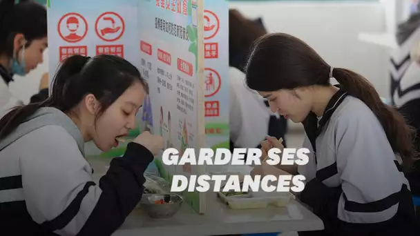 En Chine, on rappelle aux étudiants de garder leurs distances grâce au mobilier