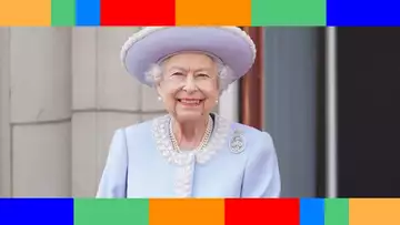 Elizabeth II  cette tenue bleu ciel savamment choisie pour son Jubilé portée sur un cliché déjà cul