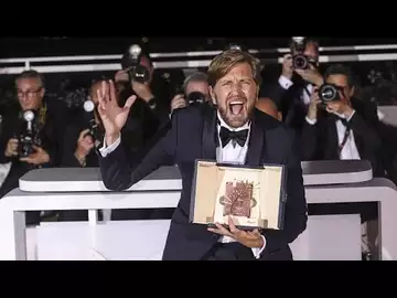Cannes : Ruben Östlund rafle une deuxième Palme d'or pour son hilarant "Sans filtre"