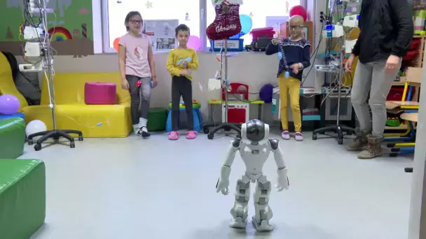 Le robot Nao fait son entrée au CHU de Bordeaux