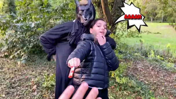 OMAR S'EST FAIT KIDNAPPÉ PAR UN FOU 😨😱! ( il est en panique total 🥵)