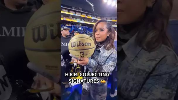 H.E.R. Had to make sure she got Steph’s signature