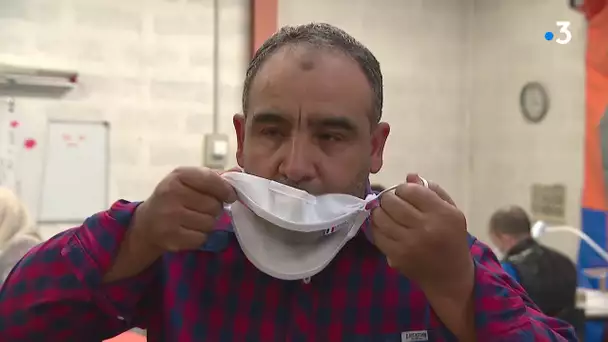Échirolles : ils fabriquent des masques inclusifs pour les personnes malentendantes