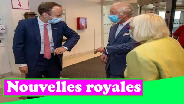 Moment gênant, le prince Charles évite la bosse du coude «désespérée» de Matt Hancock