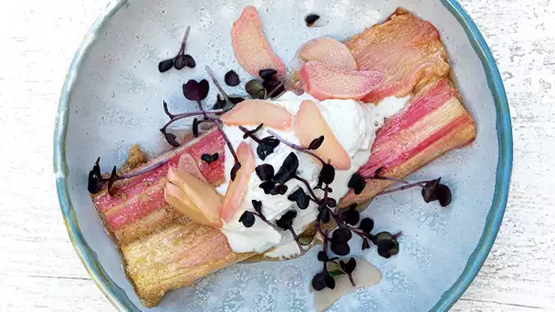 RECETTE #40 - Rhubarbe en croûte de sucre, chantilly - Fabrice Mignot