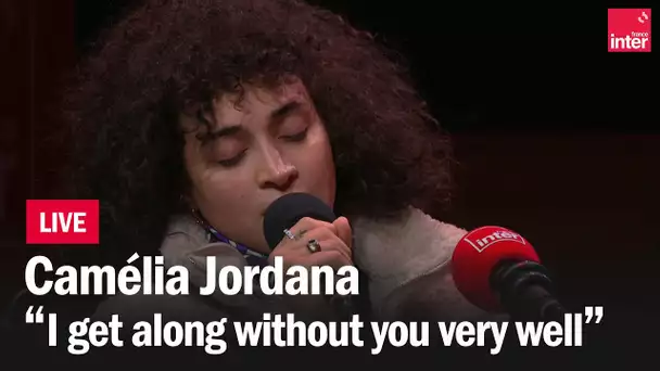 Camélia Jordana en live dans Le Grand dimanche soir