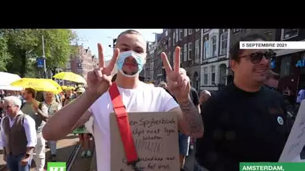 Pays-Bas : importante manifestation contre les restrictions sanitaires