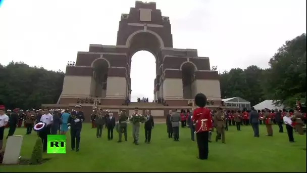 Commémorations de la bataille de la Somme avec Hollande et la famille royale (Direct du 01.07.16)