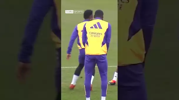 🤣 #Vinicius et #Bellingham font les clowns à l'entraînement ! #shorts