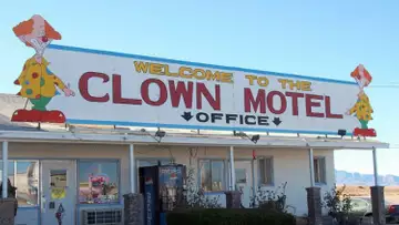 Vous connaissez The Clown Motel ? C'est le motel le plus flippant du monde !