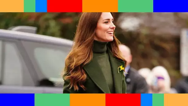 👑  Kate Middleton : la marque de son surprenant jean noir porté au Pays de Galles dévoilée !
