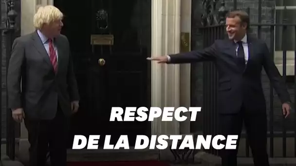 Coronavirus : Macron a dû adapter sa gestuelle diplomatique