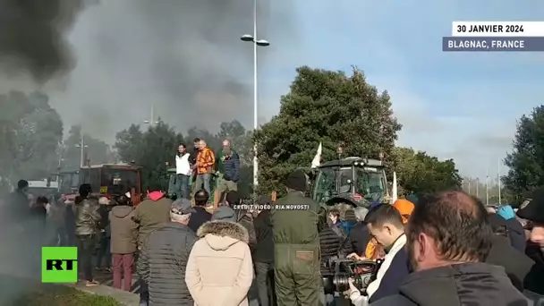 🇫🇷 Manifestation des agriculteurs : l'accès à l'aéroport de Toulouse bloqué