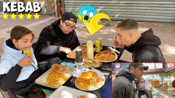 OMAR MANGE POUR LA PREMIÈRE FOIS DE SA VIE DANS SE KEBAB! 🤩😜 ( Meilleur grec de Paris)