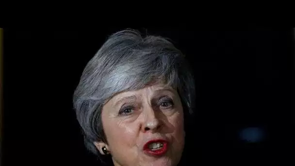 Accord sur le Brexit :  la situation se complique pour Theresa May