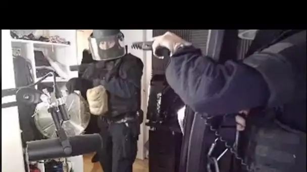 SWATTING KENNY QUITTE L'APPARTEMENT