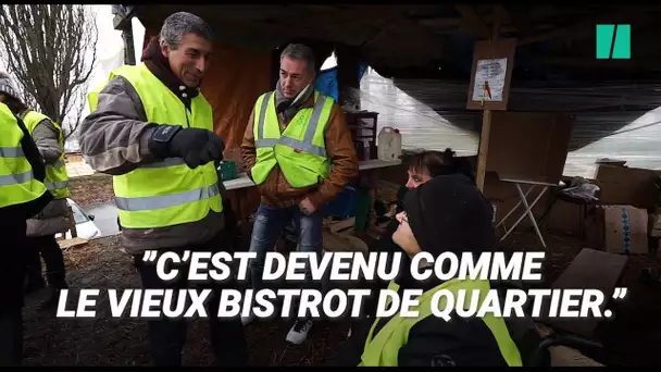 Ces gilets jaunes vosgiens sont toujours là grâce à la "famille" du rond-point