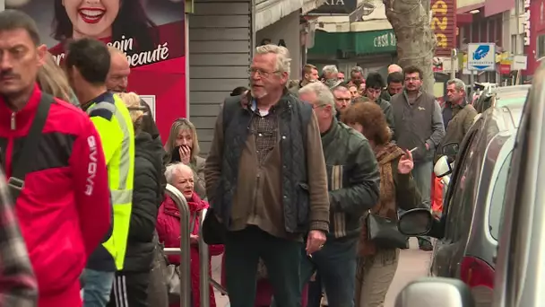 Coronavirus : foule au Perthus avec le rétablissement des contrôles aux frontières avec l'Espagne