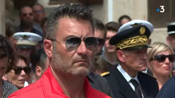 Bouches-du-Rhône : obsèques de Franck Chesneau, pilote mort “en héros” dans les incendies du Gard