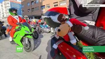 Espagne : des Pères Noël en moto défilent à Madrid