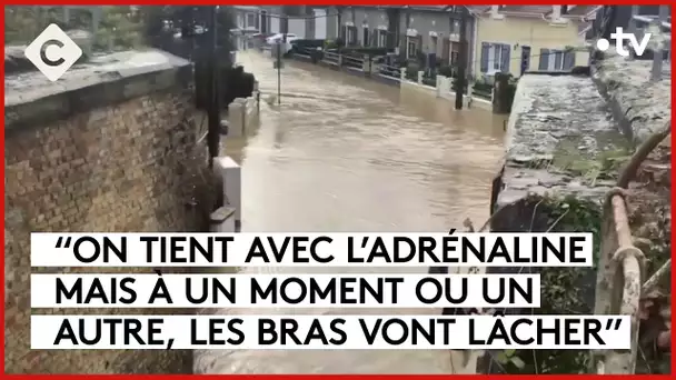 Inondations : le Pas-de-Calais sous les eaux - La Story - C à Vous - 08/11/2023