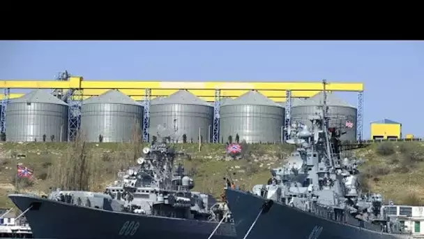 Un navire russe "endommagé" par des frappes ukrainiennes en Crimée annexée