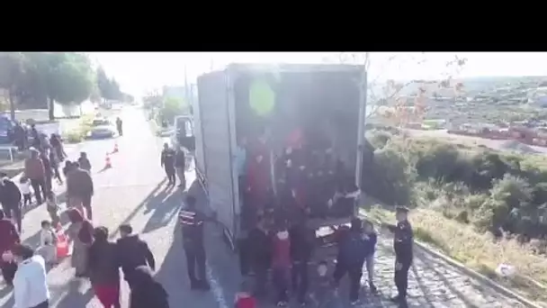 Les autorités turques interceptent un camion transportant des migrants