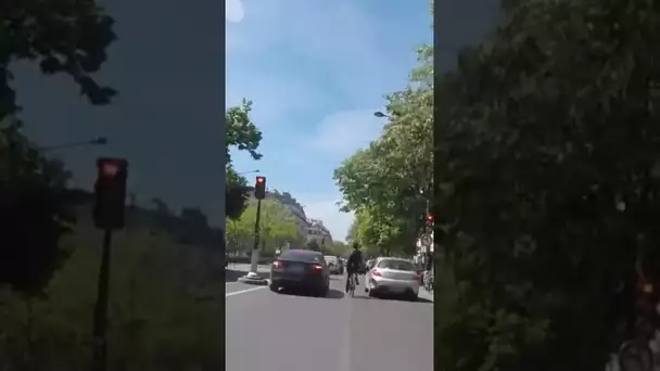 A vélo, rien à faire du code de la route ! #shorts