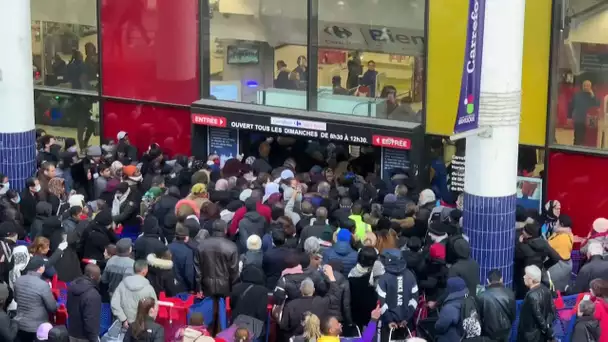 Coronavirus: une centaine de personnes se pressent devant un supermarché en Seine-Saint-Denis