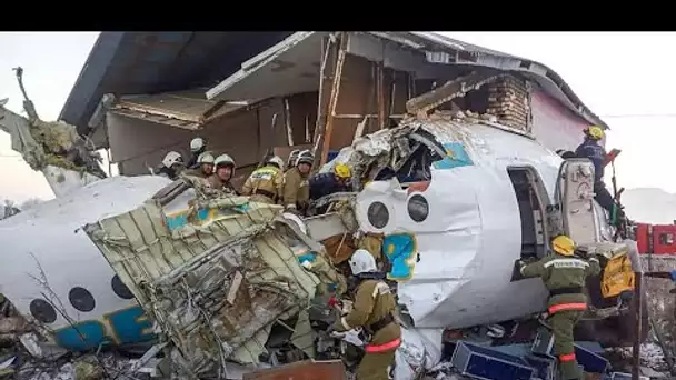 Au moins 15 morts dans le crash d'un avion de ligne au Kazakhstan