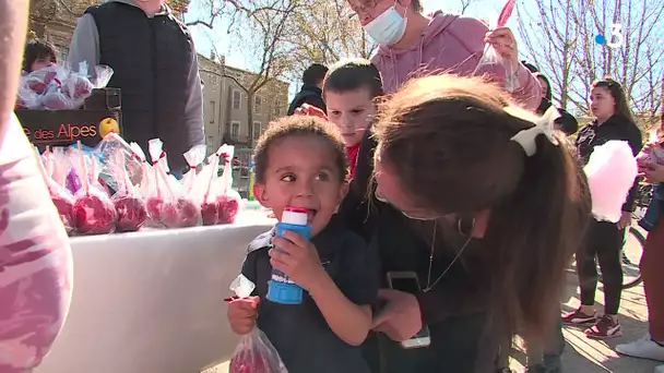 Covid-19 à Nîmes : Pommes d’amour et canards pour demander la réouverture des fêtes foraines