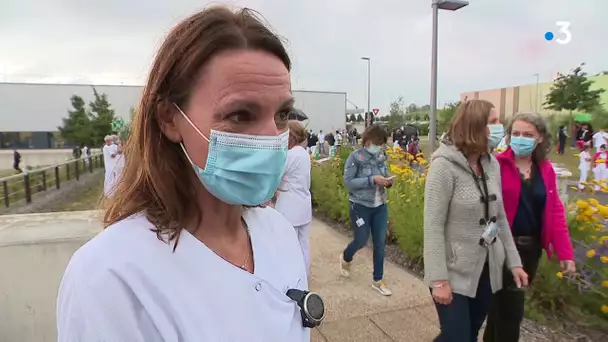 Patrouille de France : les alphajets survolent l'hôpital de Trévenans en hommage aux soignants