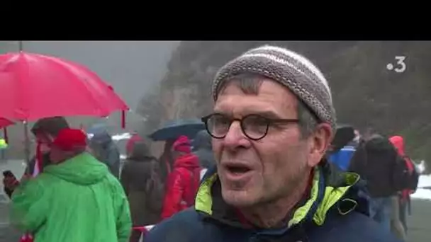 Manifestation au col du Portillon contre la récente opération de "Génération Identitaire"