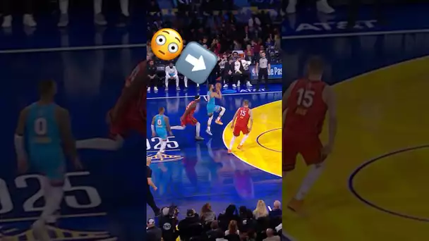 Steph running one-legged 3 😳