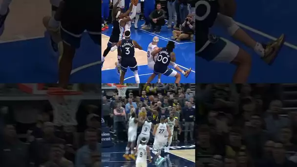 Split screen both of Ant Edwards game sealing blocks