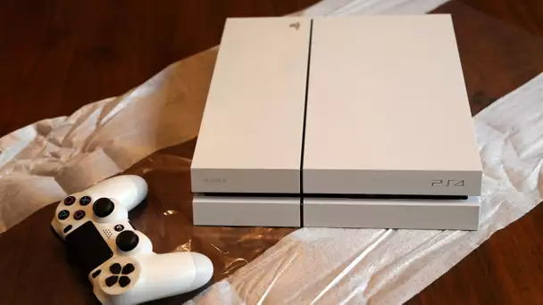 On vous fait découvrir la PS4 Blanche ! [Vidéo Unboxing]