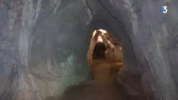 Série été - les grottes de Saulges  en Mayenne