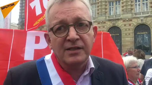Versailles : des parlementaires PCF manifestent contre le discours d’Emmanuel Macron au Congrès