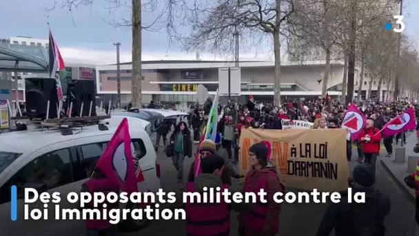 Les opposants se mobilisent contre la Loi Immigration