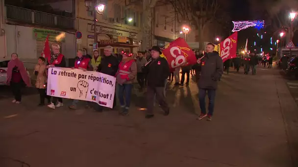 Alès : des flambeaux contre la réforme des retraites