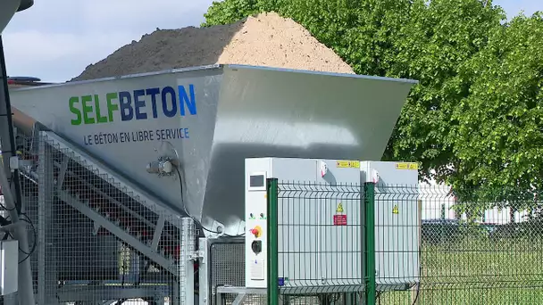 Près de Dieppe, un entrepreneur installe un distributeur automatique de béton