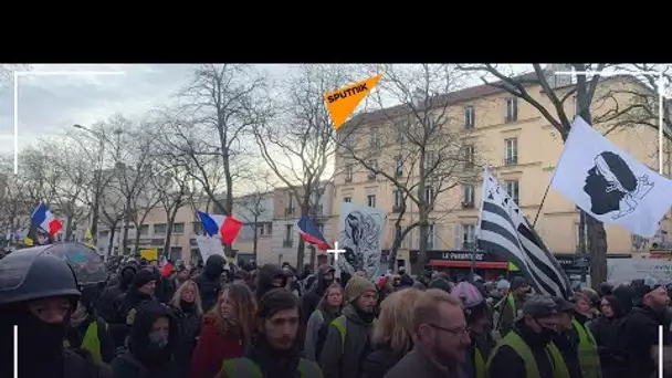 Manifestation des Gilets jaunes contre le pass sanitaire à Paris