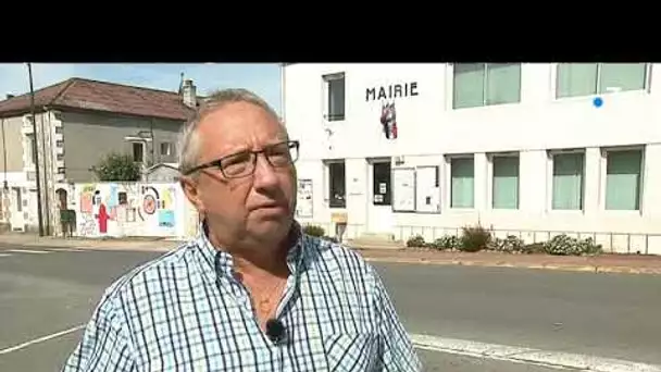 A Adriers dans la Vienne, on achète son pain et son journal à la mairie